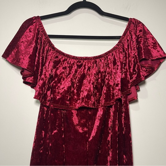 Paradiso Women’s Red Crushed Velvet Off Shoulder Ruffle blouse holiday Top in L - Picture 6 of 6